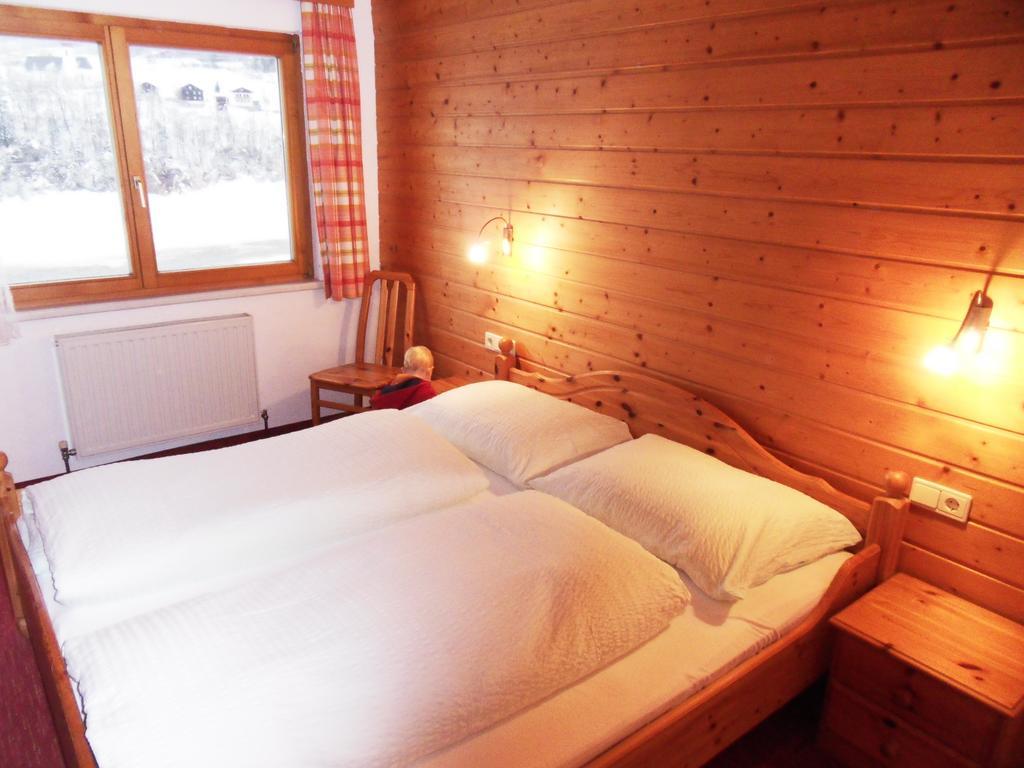 Haus Konzett Apartment Dalaas Ruang foto