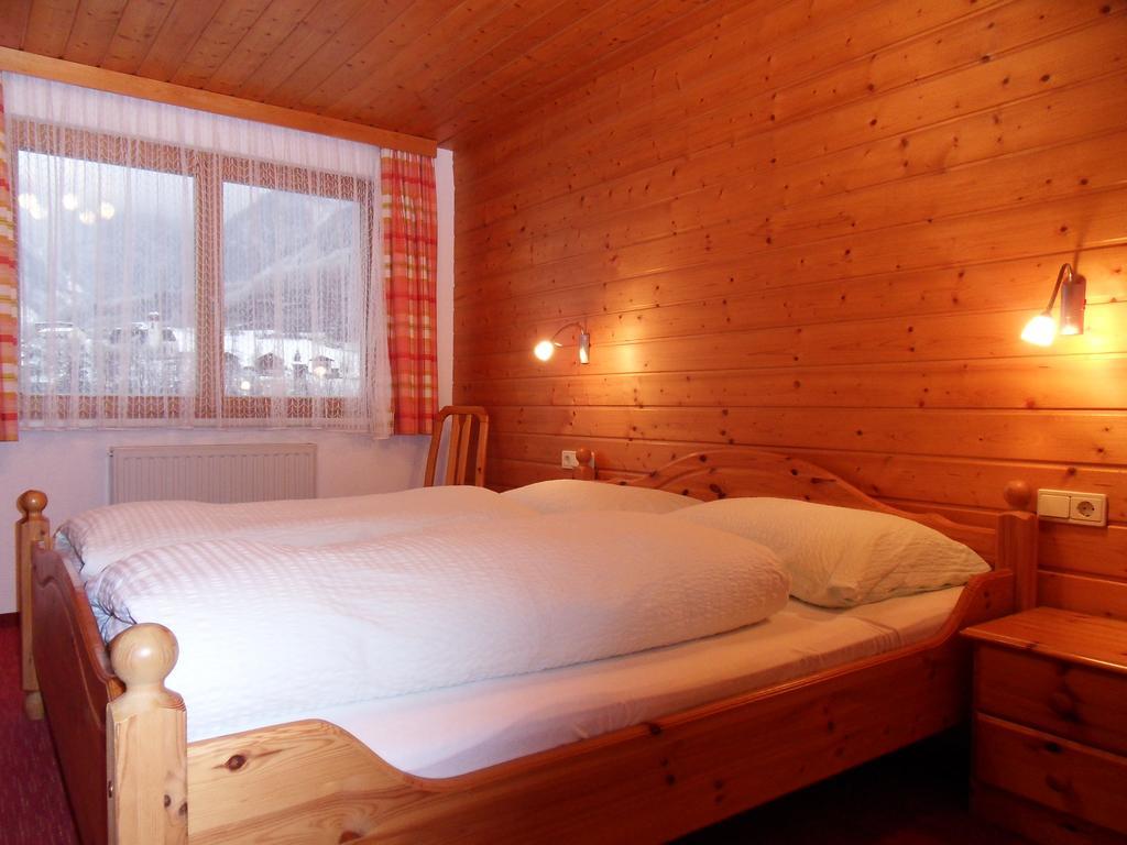 Haus Konzett Apartment Dalaas Ruang foto
